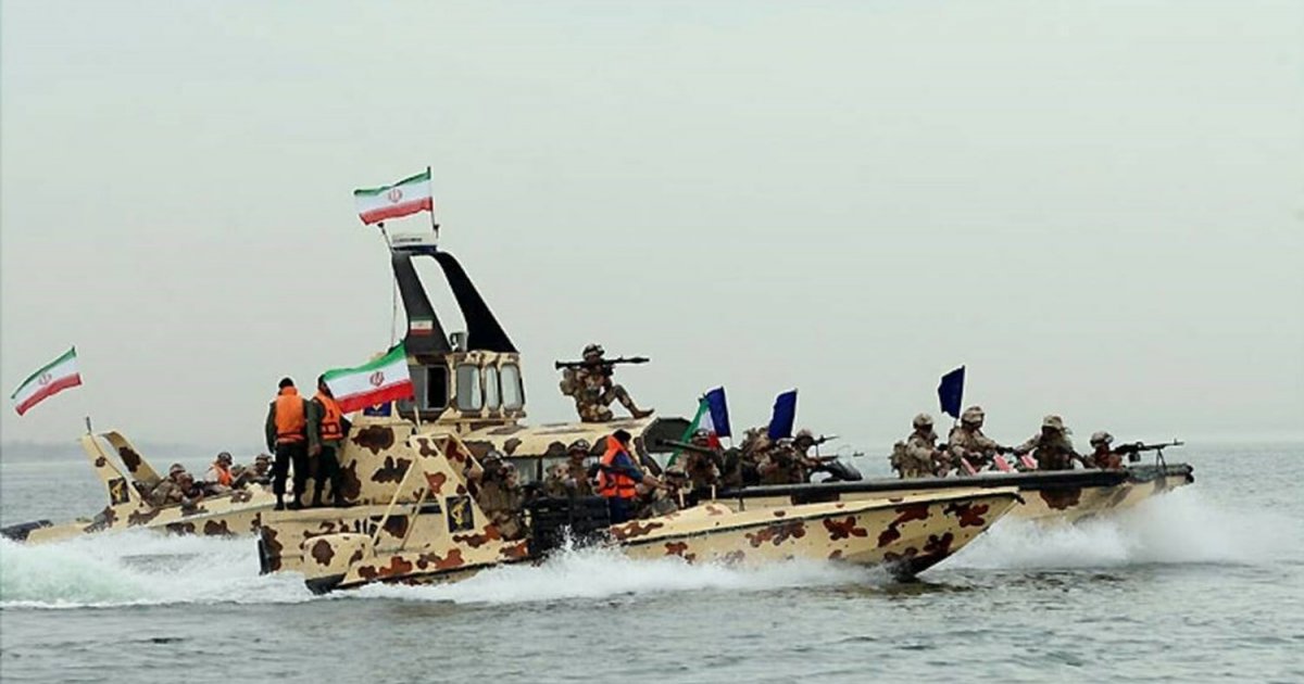 الان – إيران تحتجز سفينتين في الخليج قرب جزيرة “أبو موسى” المتنازع عليها مع الامارات . جريدة البوكس نيوز