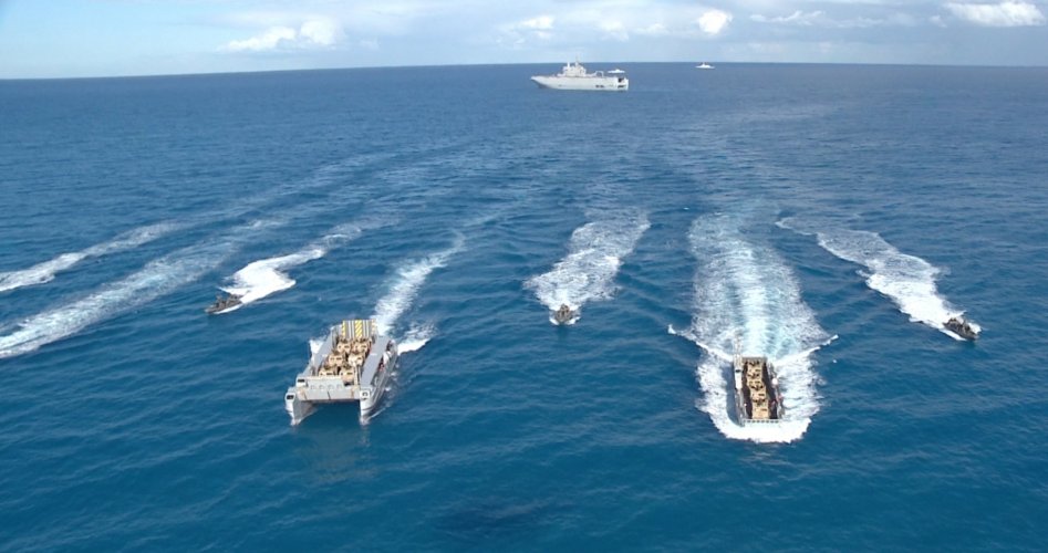 البحرية المصرية تجري تدريبات برمائية في البحر المتوسط