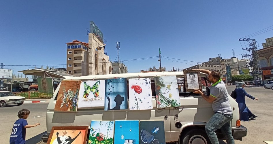 "صورة وتذكار" معرض فني متنقل يُصور أجواء الجمال في غزة