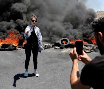 مواجهات عنيفة في عدد من مدن وقرى الضفة الغربية المحتلة تضامناً مع غزة أمام العدوان الإسرائيلي