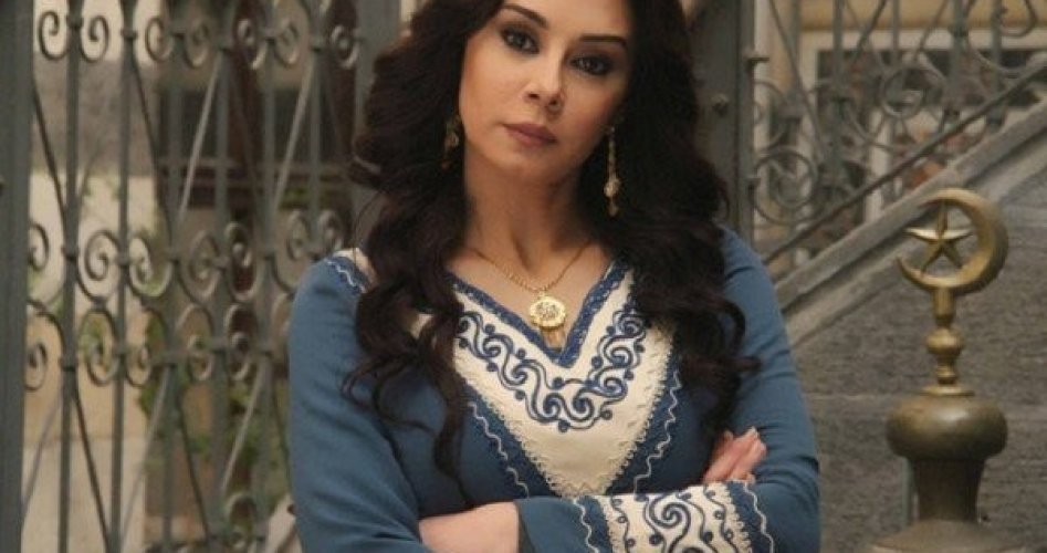 ما هي ديانة الفنانة كاريس بشار ومن هو زوجها .. ويكبيديا