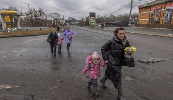 دمار واسع ونزوح من بلدة بوتشا قرب العاصمة كييف مع استمرار العمليات العسكرية الروسية