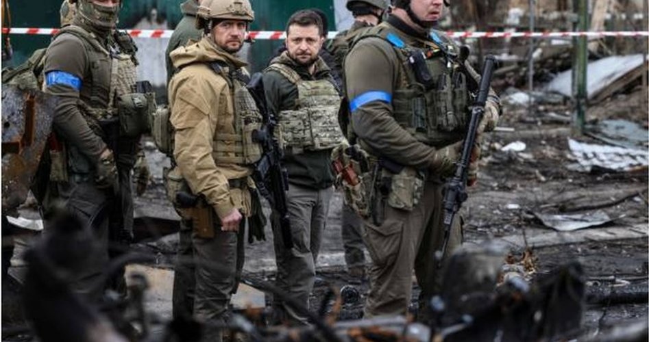 الرئيس الأوكراني برفقة قوات الجيش