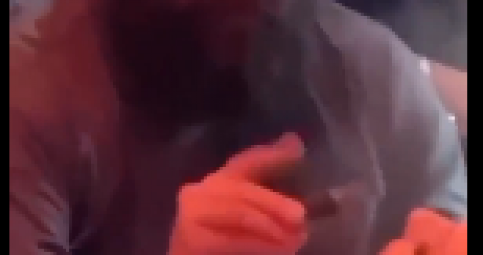 فيديو مقطع دبي يظهر شخص يبزق في فم سيدة .. التفاصيل كاملة