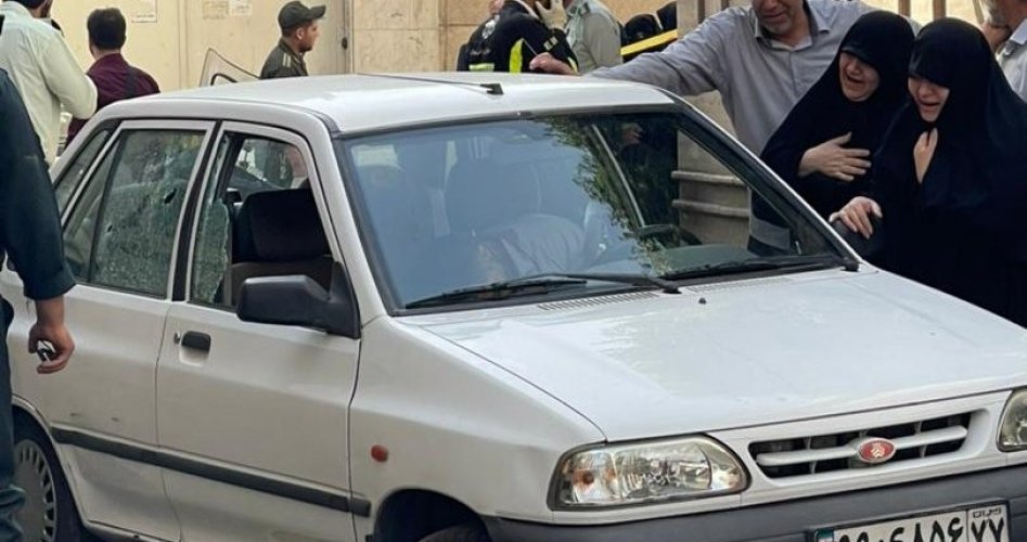 صورة للسيارة التي اغتيل فيها الضابط الإيراني حسن صياد خداياري