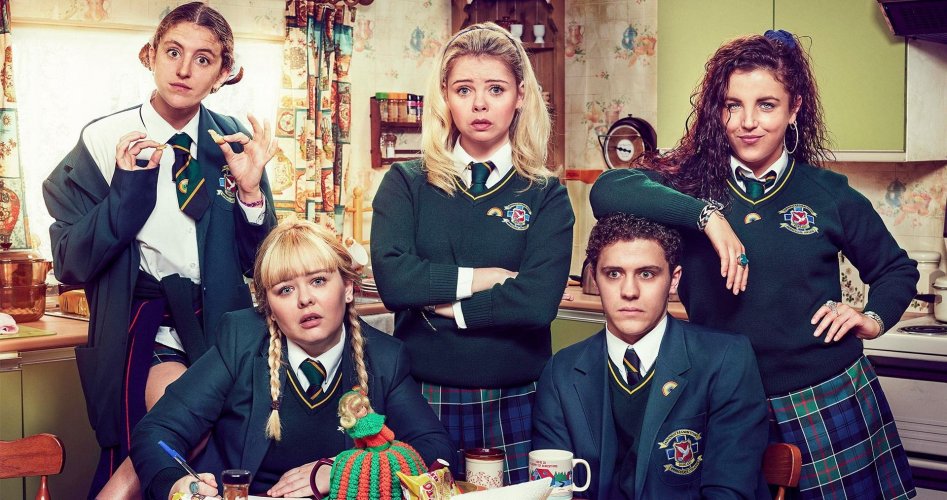 مواعيد عرض مسلسل Derry Girls الموسم الثالث الحلقة 2 ايجي بست ونتفليكس  Netflix مترجمة