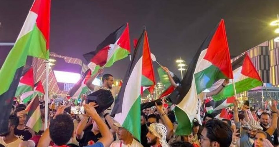 علم فلسطين يرفرف في جميع أنحاء قطر