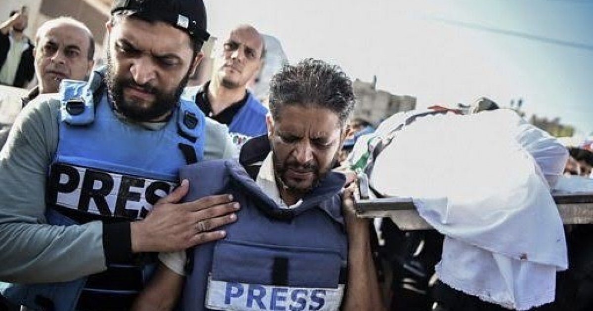 الان – “مسيرة بالتوابيت”.. صحفيون فلسطينيون ينددون بقتل الاحتلال للمُراسلين في غزة . جريدة البوكس نيوز