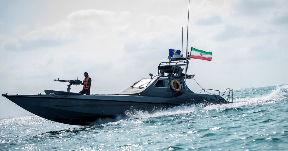 الان – إيران تعلن التعبئة وسط قواتها البحرية بالتزامن مع استنفار أمريكي في البحر الأحمر . جريدة البوكس نيوز