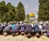 فلسطينيون يُصلَّون الجمعة في المسجد الأقصى