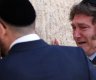 رئيس الأرجنتين يبكي عند حائط البراق