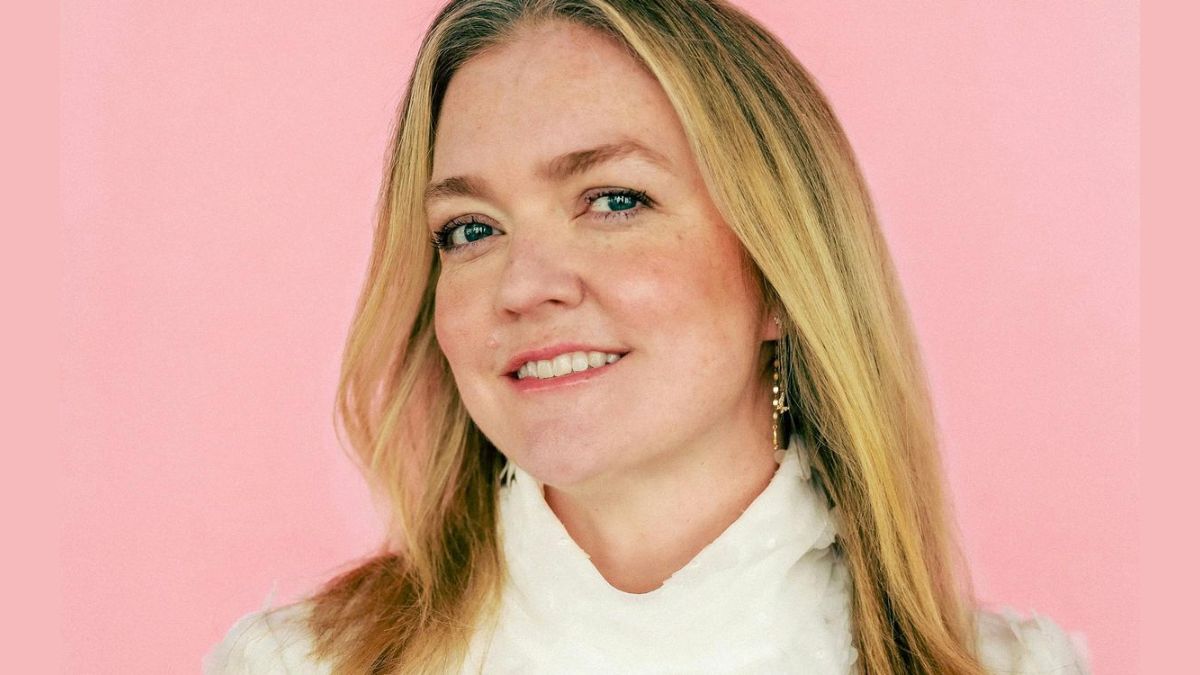 colleen hoover net worth